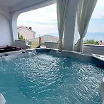 Apartman Apartments With Hot Tub Novi Vinodolski - 2348 Novi Vinodolski