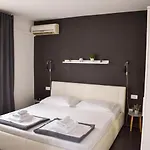 Apartman Apartments With Hot Tub Novi Vinodolski - 2348