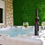 Apartments With Hot Tub Novi Vinodolski - 2348 Apartment *