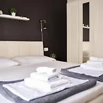 Apartman Apartments With Hot Tub Novi Vinodolski - 2348 Novi Vinodolski