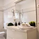 Apartments With Hot Tub Novi Vinodolski - 2348