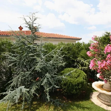דירה Apartments With Hot Tub Novi Vinodolski - 2348