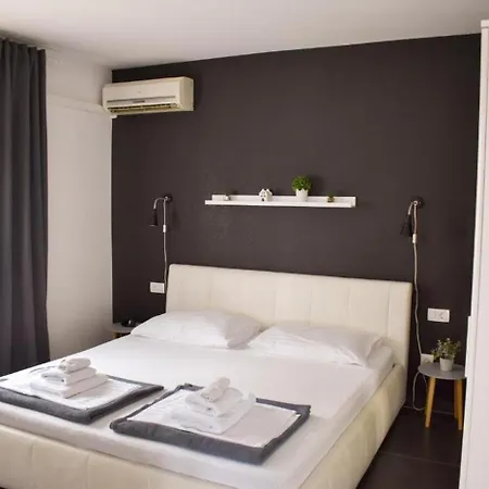 דירה Apartments With Hot Tub Novi Vinodolski - 2348