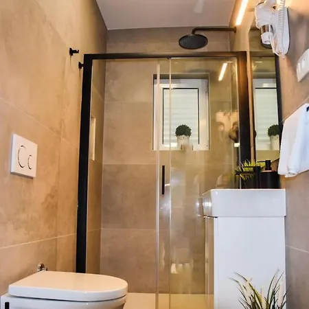 דירה Apartments With Hot Tub Novi Vinodolski - 2348 *
