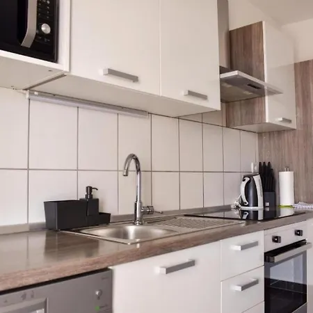 דירה Apartments With Hot Tub Novi Vinodolski - 2348