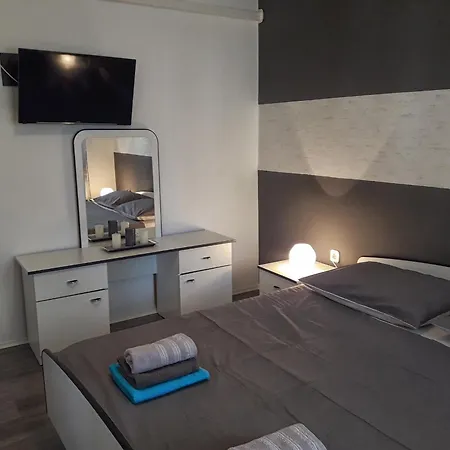 Apartmán With Parking Space - 2348 Novi Vinodolski