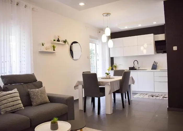 Διαμέρισμα With Parking Space - 2348 Novi Vinodolski